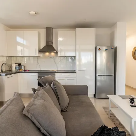 Апартаменты The Korner, Adeje Renovated Flat Адехе