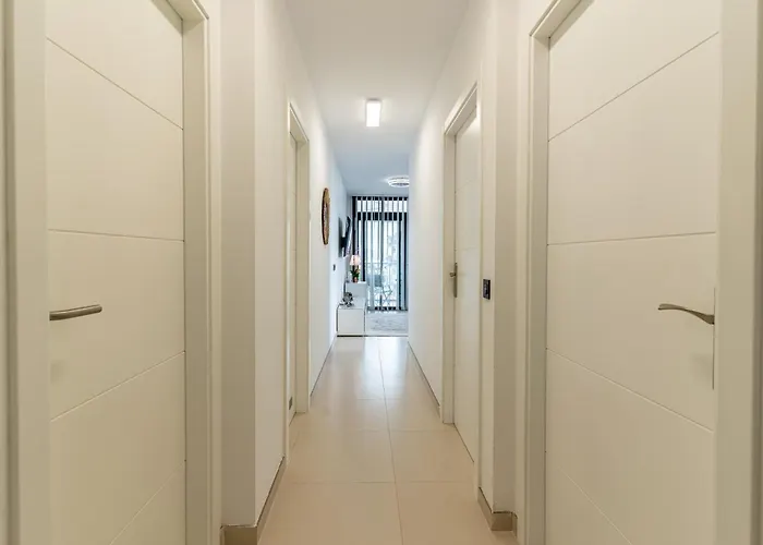 The Korner, Adeje Renovated Flat * أذيخي