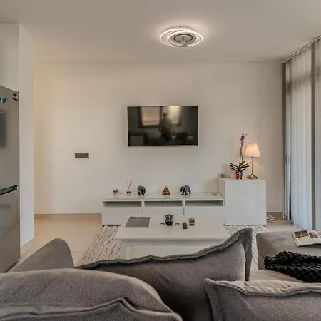 The Korner, Adeje Renovated Flat *